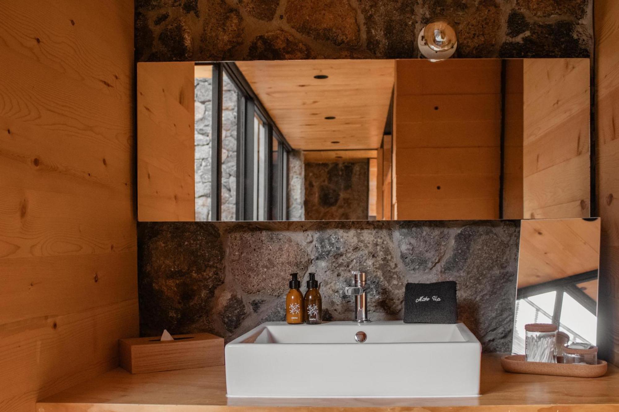 Hotel Cuatro Cuatros Ensenada Dış mekan fotoğraf