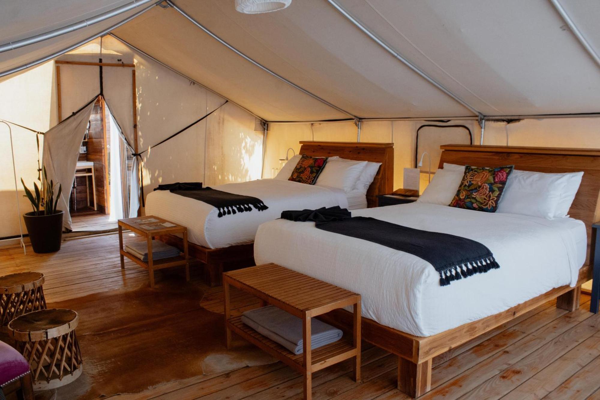 Hotel Cuatro Cuatros Ensenada Dış mekan fotoğraf